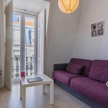 Classic Topfloor Apartment By Lovelystay リスボン エクステリア 写真