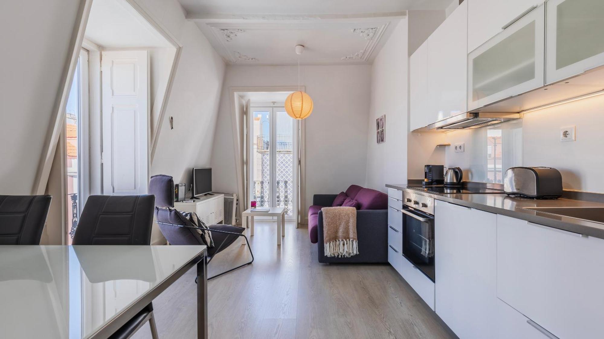 Classic Topfloor Apartment By Lovelystay リスボン エクステリア 写真